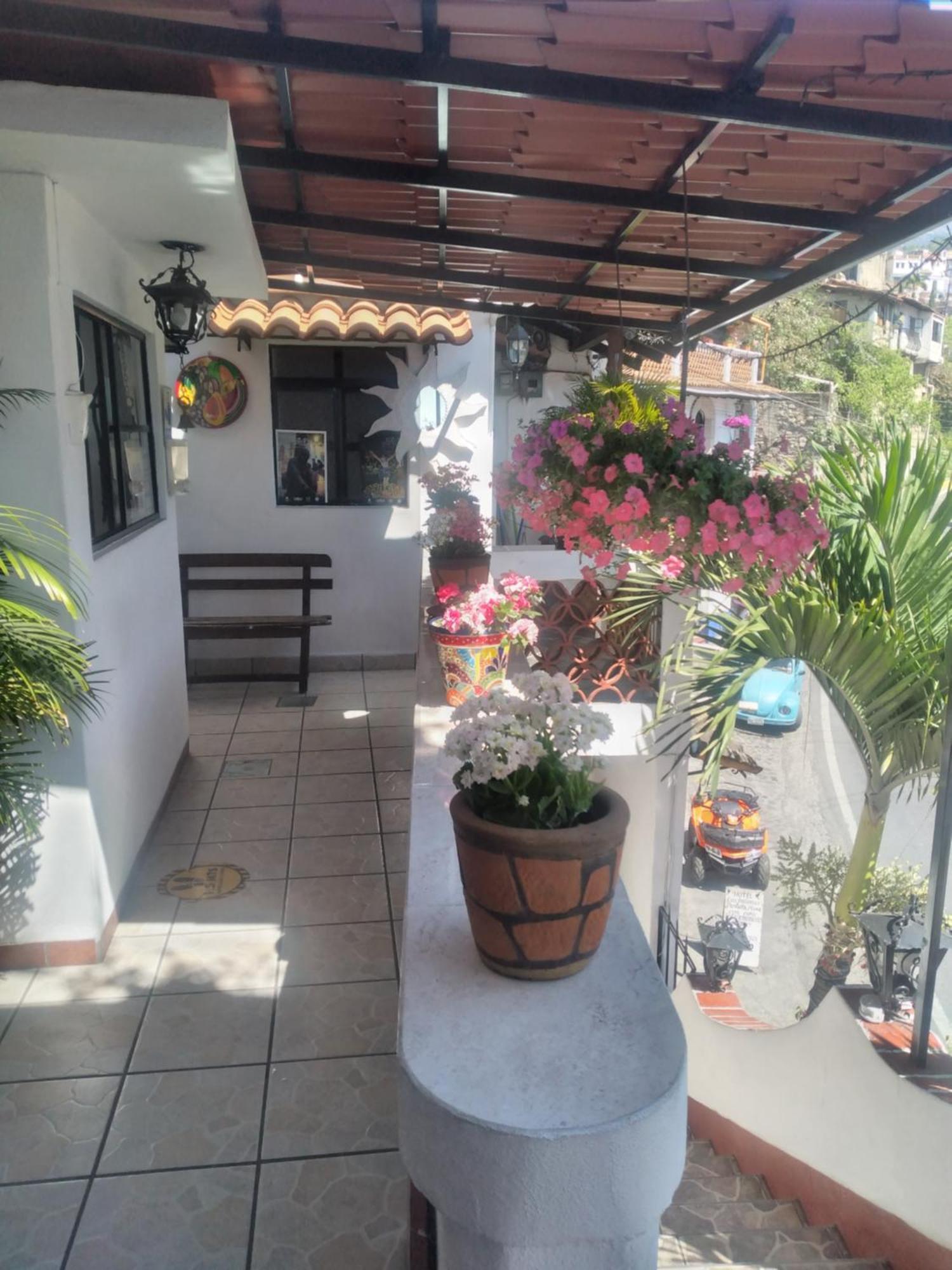 Hotel Las Palomas Taxco de Alarcon Exterior photo